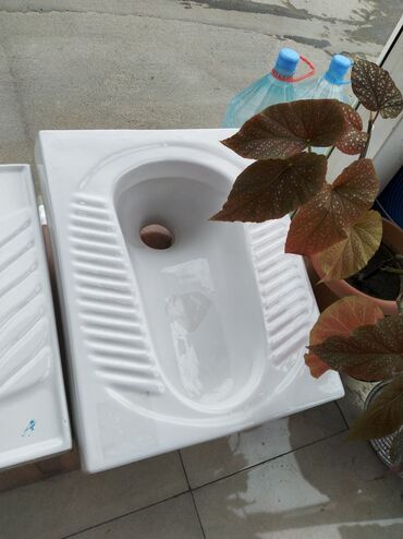 hamam ucun dolab: Məhsul: Döşəmə tipli skvaznoy tualet qabı (Şərq tipli klozet) Təsvir