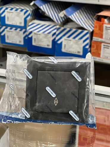 жалюзи с электроприводом: Кнопочный выключатель (клавишный) для управления жалюзи/рольставнями