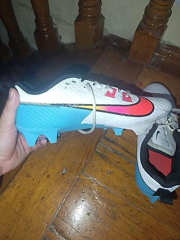 butsalar: Məhsul: Futbol butsası (xaşlı, təbii ot üçün) Təsvir: - Brend — 5