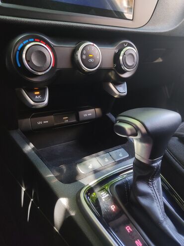 Kia: Kia Rio: 1.4 l | 2021 il Sedan — 10