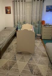 детский манеж кровать: Кровать детская, с качающимся маятником, выполнение из натурального