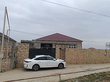 Həyət evləri və villalar: Hasarlı daş hasarlı həyətyanı sahəsi olan fərdi ev - Tam müstəqil — 1