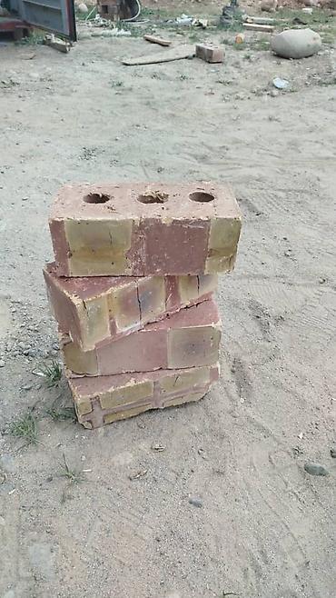 Строительный кирпич: Кирпич керамический пустотелый (перфорация 3 отверстия) - Материал — 3