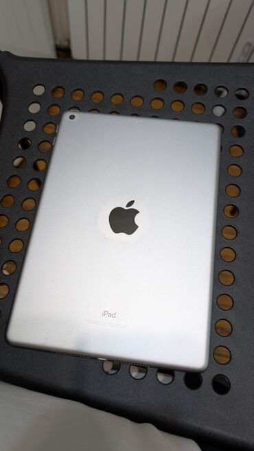 ipad air 2 бишкек: Планшет, Apple, эс тутум 32 ГБ, 13" - 14", 4G (LTE), Колдонулган, Классикалык түсү - Боз