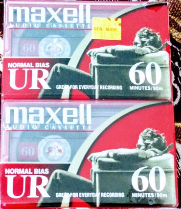 Книги, журналы, CD, DVD: Аудиокассеты 2 шт. в паке. Новые. От фирмы Максел. Собраны в Малазии