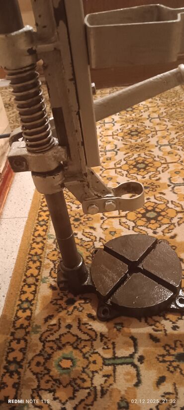 Другие инструменты: Продаю инструменты:Точило, двигатель на 220 в,180 вт,2800 оборотов — 16