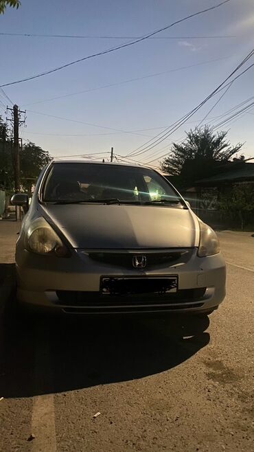автомобили в рассрочку без первоначального взноса: Honda Fit: 2002 г., 1.3 л, Вариатор, Бензин, Хетчбек