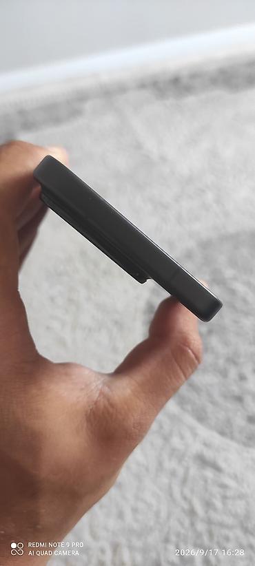 poco 3x: Смартфон Xiaomi 15 с камерой Leica Особенности: - Флагманская тыловая — 4