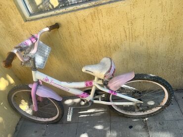 Велосипеды: Продаю велосипед 20 размера для девочек
