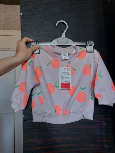 новые тапочки: НОВЫЕ толстовки бренда Zara.Срочно оба за 25м.Цена вдвойне