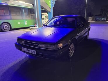 срочно продаю в связи с переездом: Mazda 626: 1988 г., Механика, Бензин