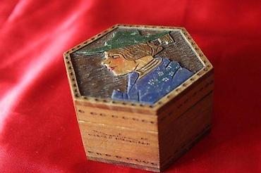 Kutije za odlaganje: STARA RUČNO REZBARENA DRVENA ŠATULA IZ DRUGOG SVETSKOG RATA | Stara — 8