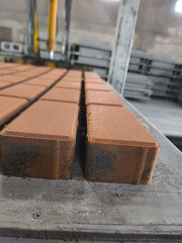 beton panel satisi: Məhsul: Beton səki/klinker tipli tamet daşları (pavers) Təyinat: - — 3