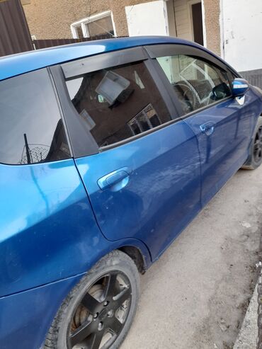 Унаа сатуу: Honda Fit: 2002 г., 1.5 л, Автомат, Бензин, Хетчбек