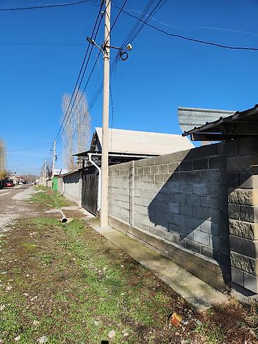 Продажа коттеджей и домов: 🏡 Срочно продается дом в ж/м Ак-Босого, г. Бишкек Продается уютный — 3