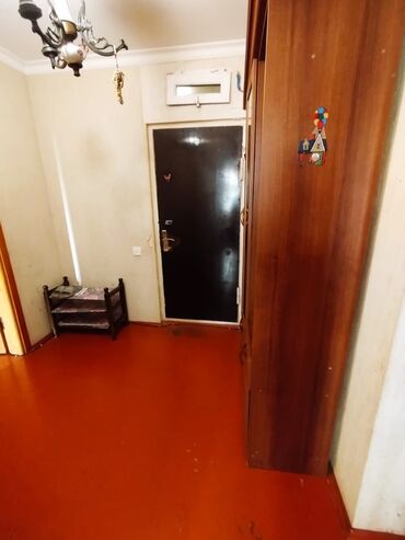 Uzunmüddətli kirayə mənzillər: Kirayə Həzi Aslanov metrosu dan 10 dəq məsafədə 2 otaq 6/5 Orta — 15