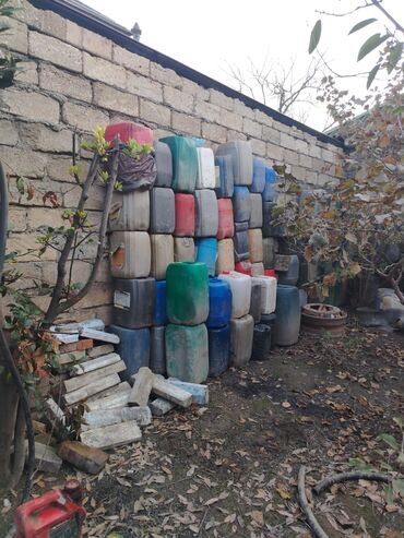 Baklar və çənlər: Plastik kanistrlər – müxtəlif həcm və rənglərdə - Material: qalın — 6