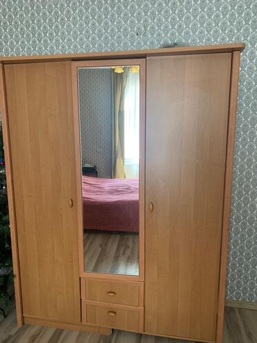 мебель для кухни: Двуспальная кровать, 2 тумбы