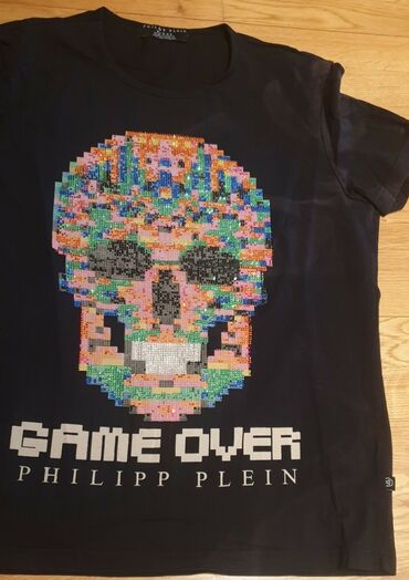 Majice: Philipp Plein majice L i XL velicina.
Cena za komad — 6