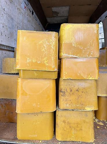 рыбы в кыргызстане: Подаю воск пчелиный цена 550-600 сом Оптом скидка будет имеется 5 тон — 5
