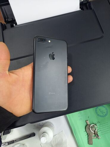 Digər mobil telefonlar: Satılır: 3 ədəd smartfon (şəkillərdə) 1) Apple iPhone (qara rəng) - — 2