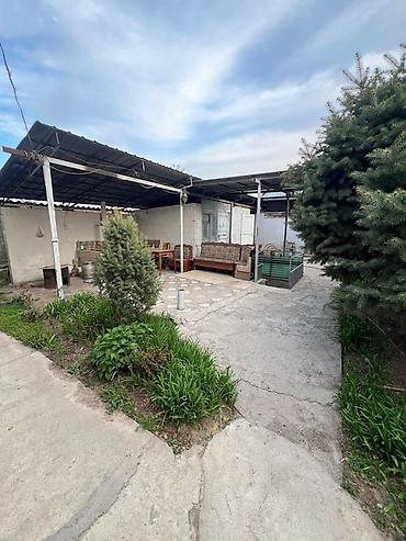 Продажа коттеджей и домов: 🚨 Срочно продается дом в Кызыл-Аскере! 🏡 Дом в хорошем состоянии 💰 — 24