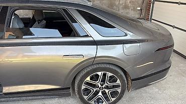 2022: Hyundai Grandeur: 2022 г., Седан — 5