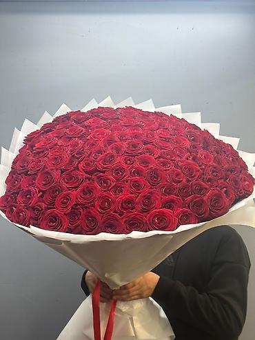 Букеты из живых цветов: - Профессиональная флористическая сборка и гармоничные цветовые — 10