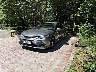 телешка для авто: Toyota Camry: 2023 г., 2.5 л, Автомат, Гибрид, Седан — 7