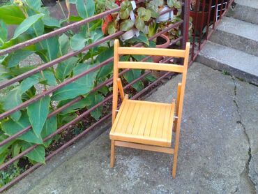 Sve za kuću i baštu: SKLAPAJUĆA stolica SA NASLONOM, puno drvo, visina sedišta 45 cm