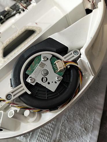 iphone 17 air: Roborock robot tozsoran – ehtiyat hissələri və təmiri Təsvir: - — 3