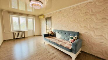 квартира сатылат токмок: 2 комнаты, 45 м², Индивидуалка, 3 этаж, Евроремонт