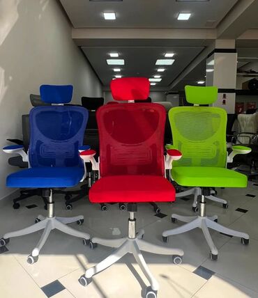 Ofis və oyun kresloları: Yeni, Təkərli, Qolları tənzimlənir, Dəri — 12