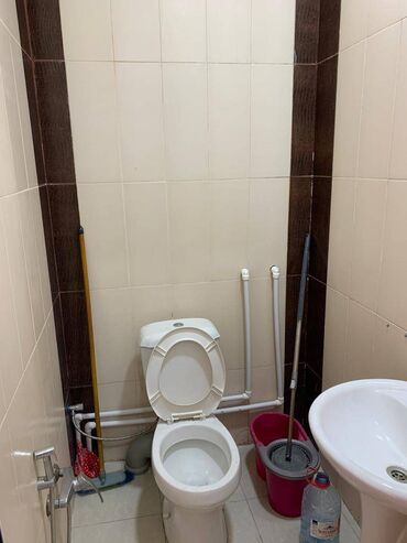 Digər kommersiya daşınmaz əmlakı: Razində yeni yol kənarı yeni təmirli obyekt ümumi sahəsi 100 kv,m — 15