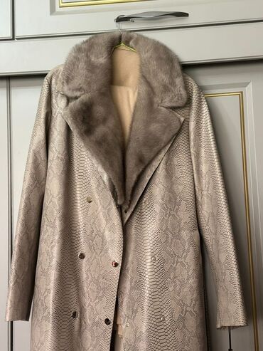 флиски найк бишкек: Пальто, Классика, Осень-весна, Экокожа, Двубортная модель, L, XL, 2XL