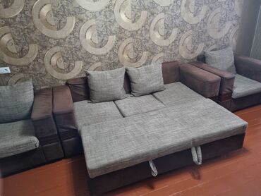 продаю кресло диван: Диван-кровать, цвет - Коричневый, Б/у