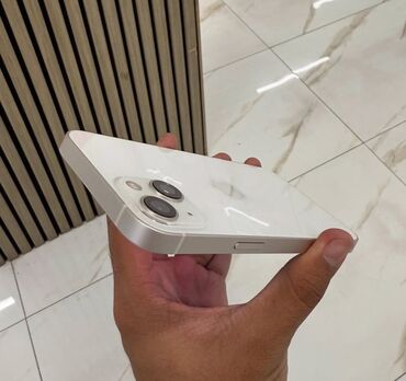 iphone se ikinci el: IPhone 13, 128 GB, Ağ, Zəmanət, Simsiz şarj, Face ID