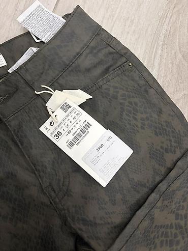 ugg sandale: Ženske pantalone sa zmijskim printom – ZARA - Brend: ZARA - Model — 2