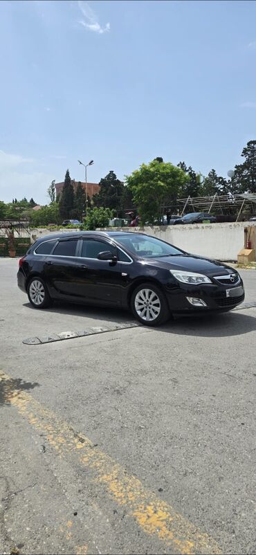 Opel: Opel Astra J Unversal. Polnu Full. 2011 ci İl. 1.4 Mator Benzin Turbo
