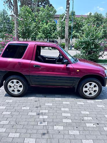 Toyota RAV4: 2 l | 1994 il Krossover — 7