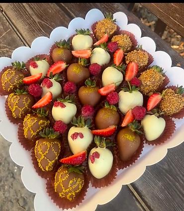 Кондитерские изделия, сладости: Клубника в шоколаде Оформление +подарочная коробка бесплатно 🎁 Сочная — 4