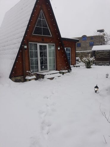 Günlük kirayə evlər: 50 kv. m, 2 otaqlı, İnternet, İşıq, Su — 20