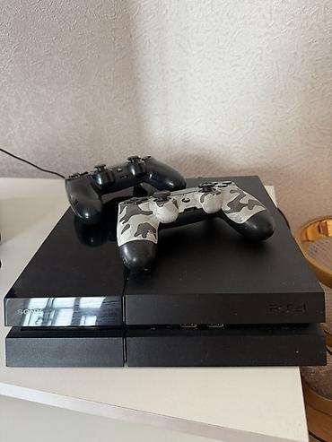 pse 4: Sony PlayStation 4 (PS4) oyun konsolu - Model: PS4 (orijinal korpus — 1