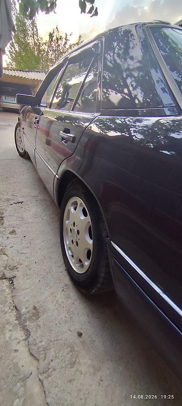 сиз 82 1: Mercedes-Benz W124: 1995 г., 2.2 л, Кол менен иштөөчү, Бензин, Седан — 5