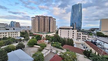 8 noyabr: Bakı, Ağ şəhər, 2 otaqlı, Köhnə tikili, m. Xətai, 87 kv. m — 3