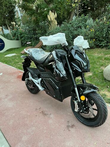Motosikletlər: Elektrik motosiklet – şəhər üçün idman üslublu “naked” dizayn 0 km — 4