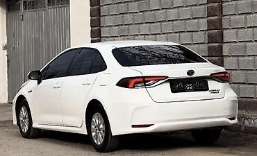 кузов на фит: Toyota Corolla: 2021 г., 1.8 л, Вариатор, Гибрид, Седан — 2