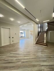 Продажа домов: Дом, 300 м², 6 комнат, Агентство недвижимости, Дизайнерский ремонт — 2