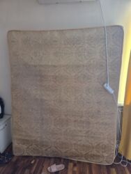 связь переездом: Матрас 160×200. Состояние нормальное. жесткий. продаю срочно в связи