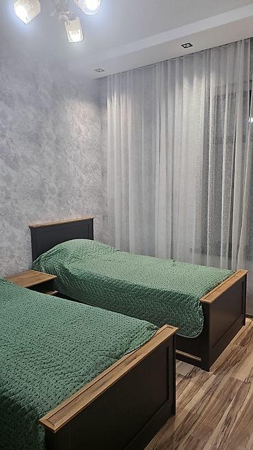 Uzunmüddətli kirayə evlər: AYLIQ KİRALIQ AİLƏVİ MODERN HƏYƏT EVİ - Plan: Geniş zal və mətbəx — 13